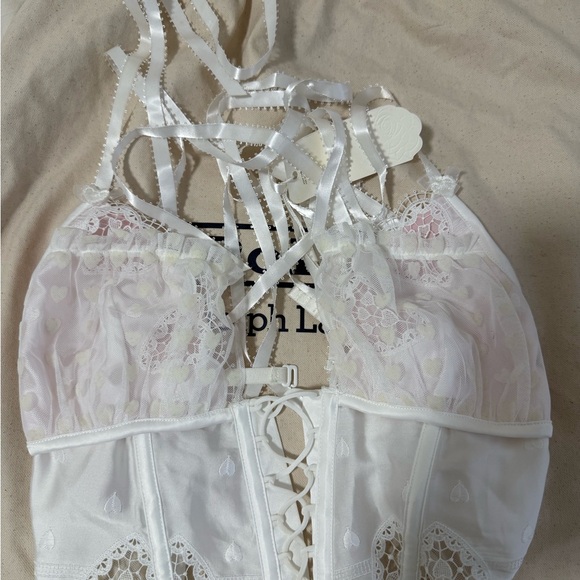 FOR LOVE & LEMONS
Heart Window Underwire Bustier - Picture 4 of 6